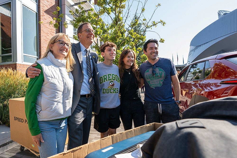 President Scholz and his wife welcomed incoming students