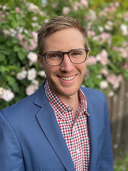 Portrait photo of Andrew Archer