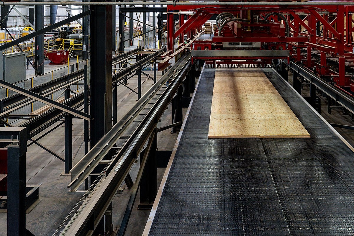 mass plywood on machinery