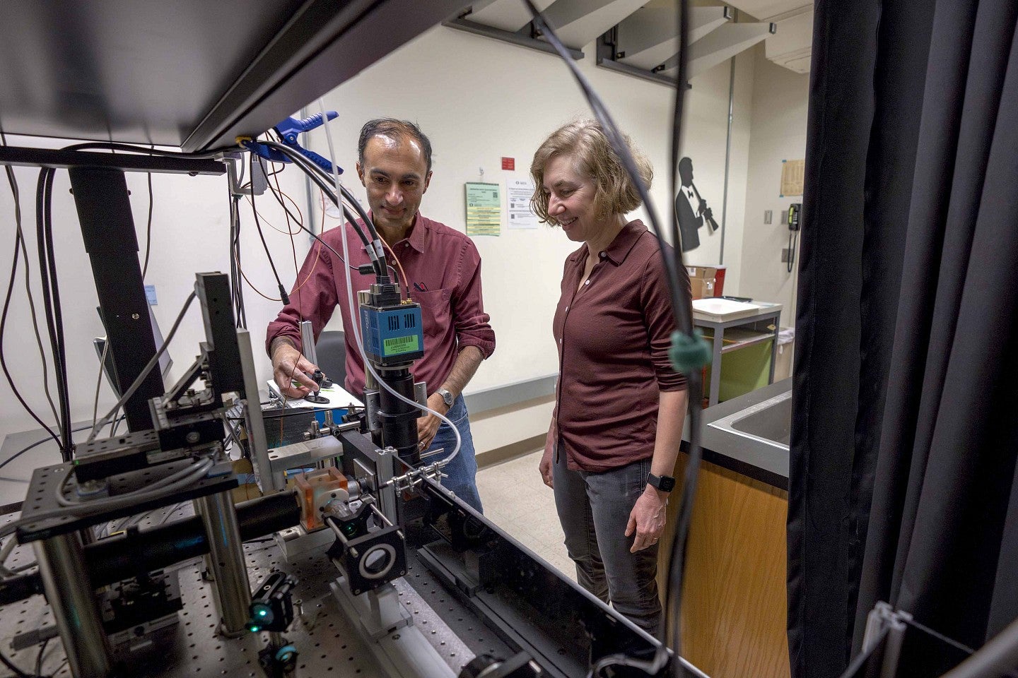 Raghu Parthasarathy and Karen Guillemin in the lab