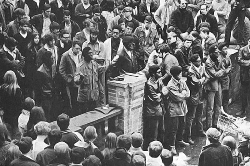 Black Panthers speak on the UO campus in support of a Black student protest at Oregon State University in the late 1960s. (Image: Oregana/Oregon Digital)