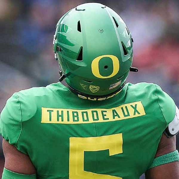 Kayvon Thibodeaux in his Oregon footbqall uniform