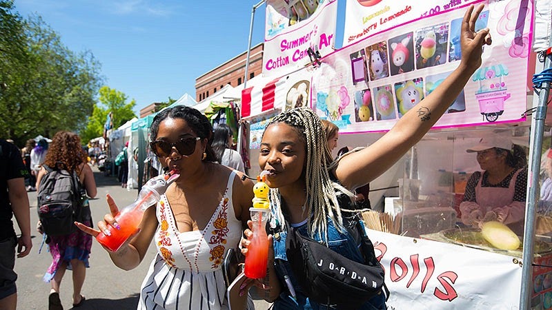 Street Faire scene