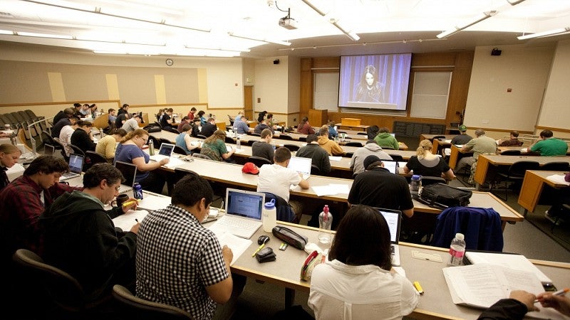 A full classroom at the UO