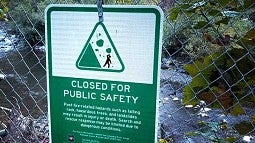 Closure sign near Eagle Creek fire