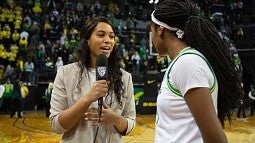 Ronika Stone talks with Oregon forward Ruthy Hebard