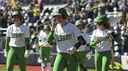 UO women's softball team