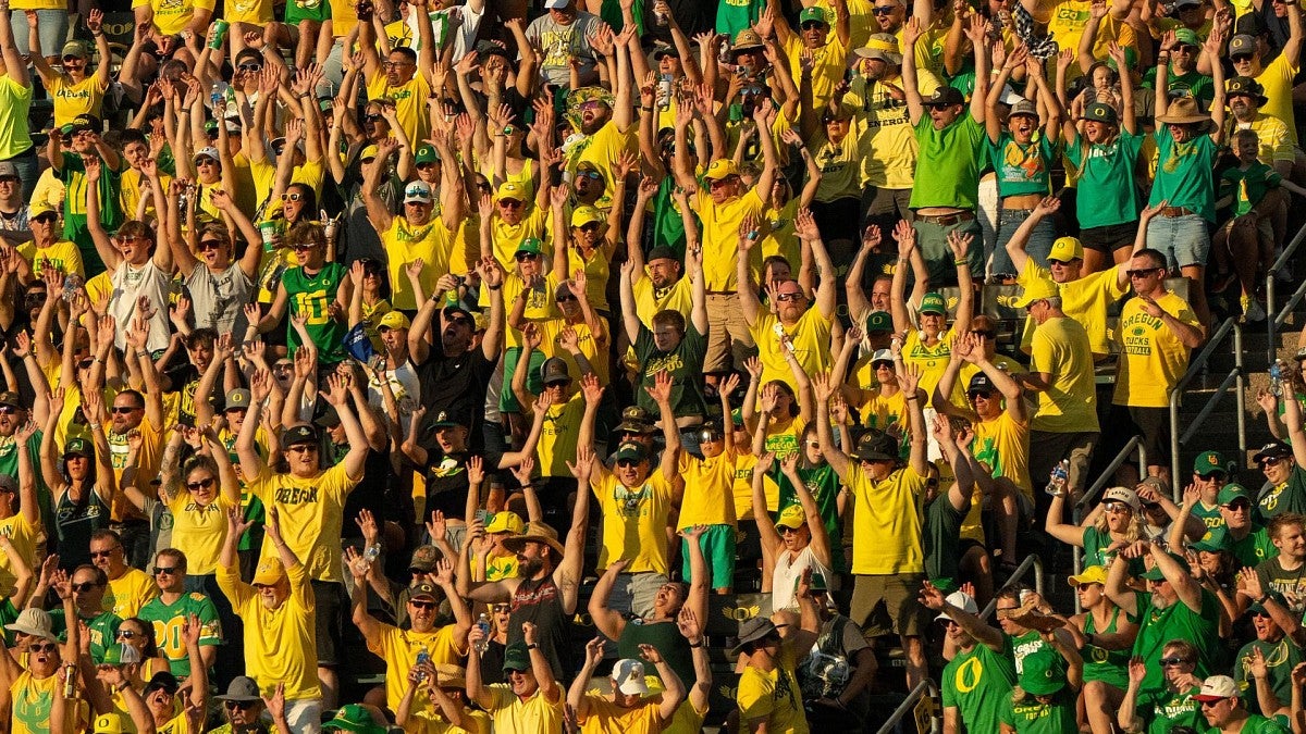 fans cheer at Autzen Stadium