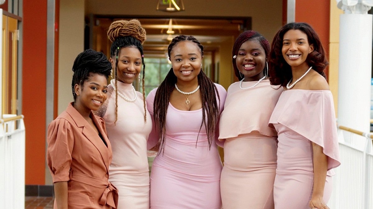 Members of UO's chapter of Alpha Kappa Alpha Sorority