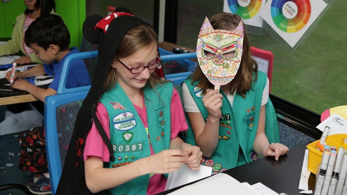 Students in an art class in Arty the Art Bus.