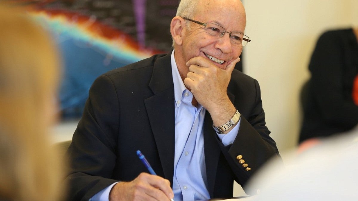 U.S. Rep. Peter DeFazio led a roundtable discussion on earthquake preparedness at the UO Tuesday, Sept. 22