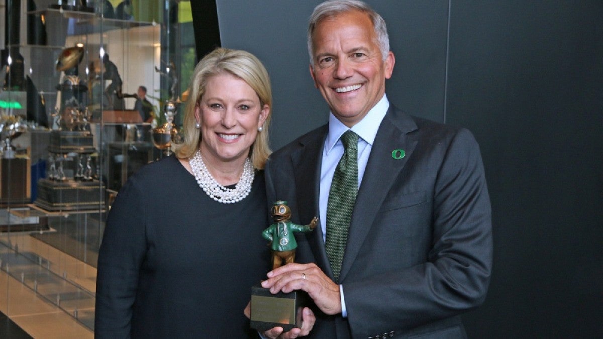 Retiring UO Foundation Trustee Ed Maletis and his wife Cyndy