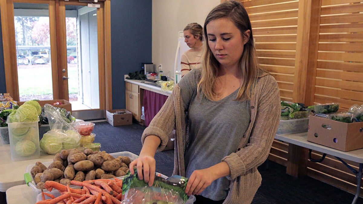 Kiara Kashuba working at a food bank