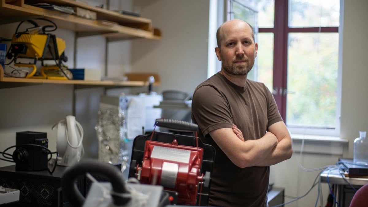 UO physicist Eric Corwin
