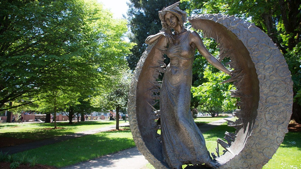 Campus sculpture 'Luna'