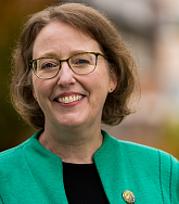 outdoor portrait of Ellen Peters